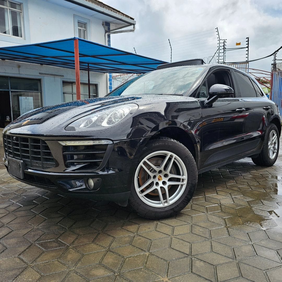 Foreign Used 2017 Porsche Macan